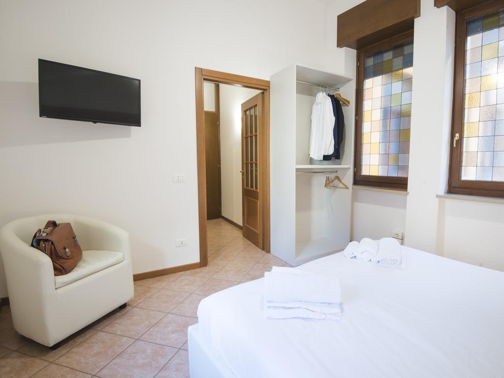 Italianflat - Rentroom Old Town - 200Mt To Arena Verona Buitenkant foto